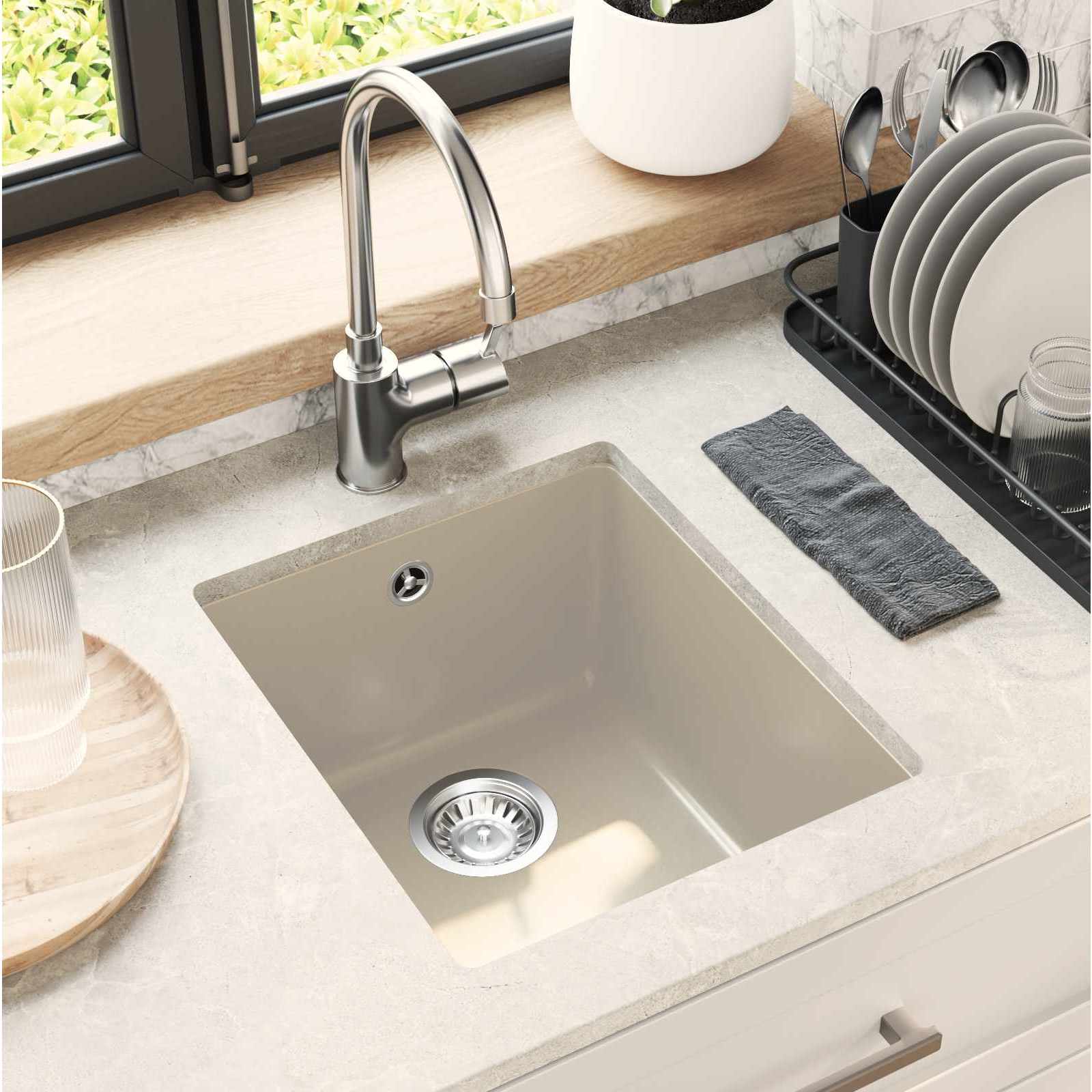 Allas Beige 370 X 460 Mm 80% Kvartsia Ja 20% Hartsia